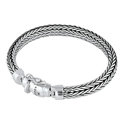Silver braided bracelet with clasp